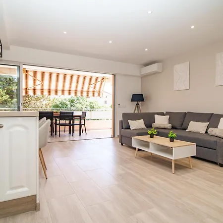 Apartman Sleep In La Corvette Antibes